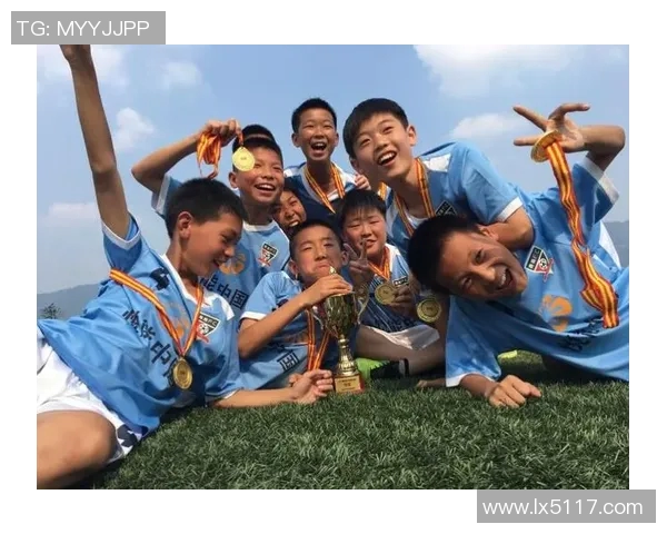 上海足球队默契配合解析：战术演练与团队协作的完美结合