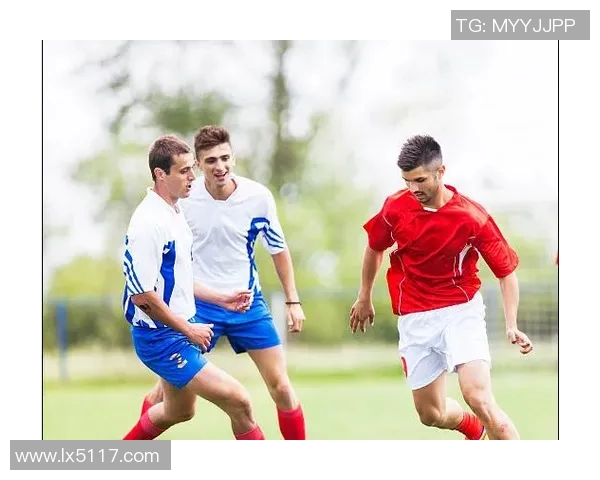 深圳飞盘队防守策略揭秘：如何在比赛中提升防守效率与团队协作