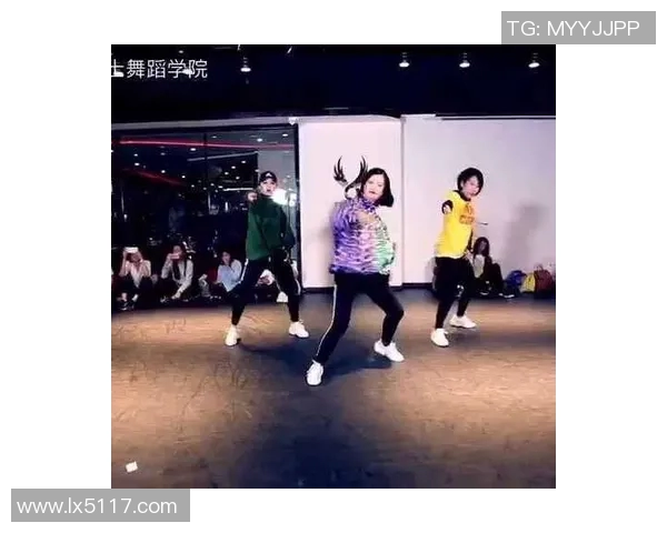 重庆街舞队的配合变革引发热议舞蹈文化新潮流探索与发展